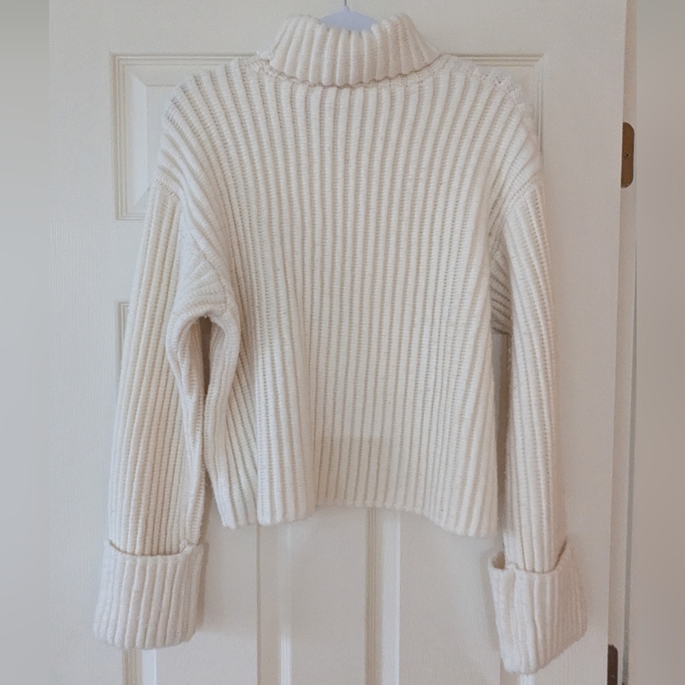 Cozy Cream Turtleneck Sweater | Women's M